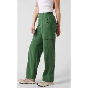 Athleta Elastic Waist Pull On Sage Green Vienna Cargo Pants 14P